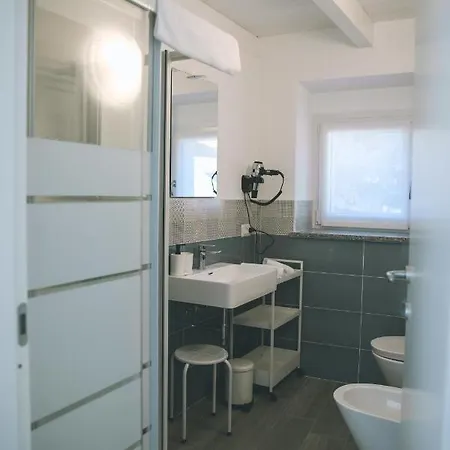 Il Cappellaio Di Erika 3*