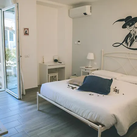 Il Cappellaio Di Erika Nocleg ze śniadaniem Brovello-Carpugnino