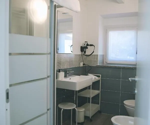 Il Cappellaio Di Erika 3*